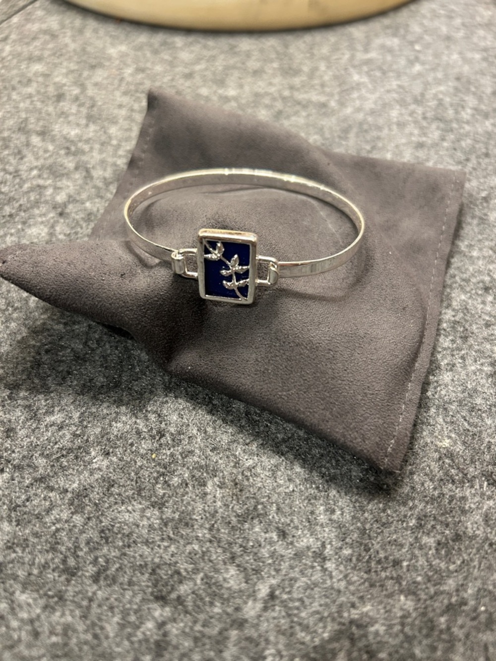 Sterling Silver Women's Bracelet with Lapis Lazul Floral Accent